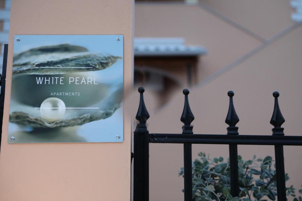 White Pearl 1 Leilighet Petrití Eksteriør bilde